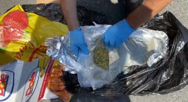 Yolcu otobüsünde 2 kilo skunk ele geçirildi: 2 kişi gözaltına alındı