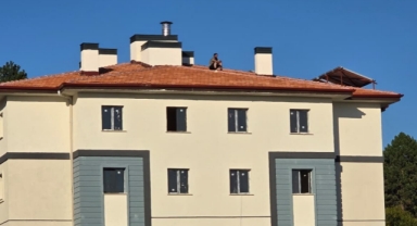 Zonguldak'ta intihar girişimi: Polisin ikna ettiği şahıs çatıdan indi