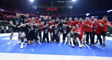 A Milli Erkek Voleybol takımı, namağlup son 16 turuna yükseldi