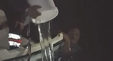 Amatör balıkçıların teknesi alabora oldu, denize düşen 2 kişi kurtarıldı