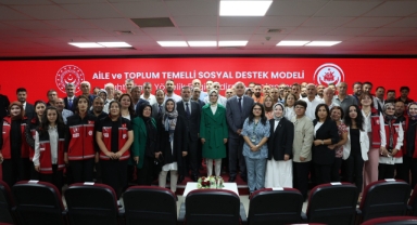 Bakan Göktaş muhtarlarla bir araya geldi