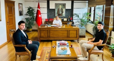 Başarılı Öğrencilerden Espiye Kaymakamı Kavanoz’a Ziyaret