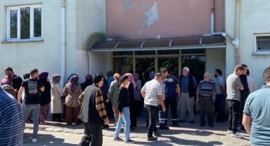 Ceviz toplarken elektrik akımına kapılan adam hayatını kaybetti