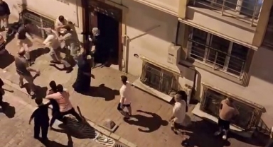 Çocukların kavgasına aileler dahil oldu, ortalık savaş alanına döndü