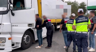 Dev Tütün Operasyonu! 1.5 Milyonluk Kaçak Ürün Ele Geçirildi