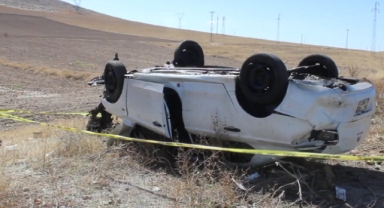 Devrilen otomobildeki 3 kişi hayatını kaybetti