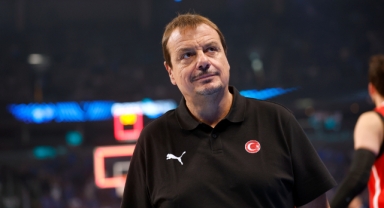 Ergin Ataman, Avrupa Şampiyonası'nın en iyi başantrenörü seçildi