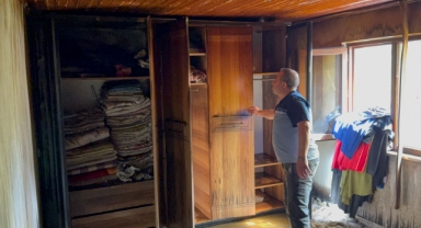 Evi 6'ncı kez yanarak kullanılamaz hale geldi