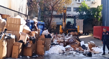 Fabrika bahçesinde yangın paniği