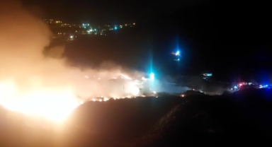 Giresun'da Alevler Geceyi Aydınlattı: Şebinkarahisar'da Çöp Toplama Alanında Yangın!