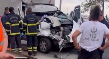 Giresun'da Feci Kaza! Kamyonet Tıra Çarptı, Ölü ve Yaralılar Var