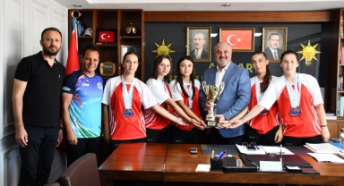 Giresunlu Genç Raftingçilerin Şampiyonluğu, İl Başkanlığında Kutlandı