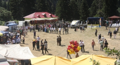 Güce’de Bal Festivali Coşkusu Yaşandı