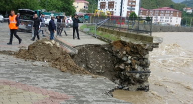 İklim Değişikliği Alarmı! Karadeniz'de Bir Günde Türkiye Ortalamasını Katlayan Yağış Miktarı