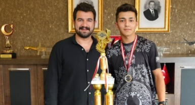 K-1 Şampiyonu Kickboksçu Mustafa Şahin’den Piraziz Belediyesi’ne Ziyaret