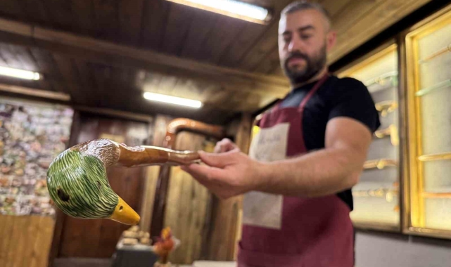 Kaybolmaya yüz tutan "bastonculuğu" geleceğe taşımaya çalışıyor