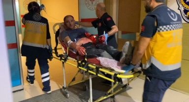 Kızlara rahatsızlık verdiği öne sürülen alkollü şahıs 3 kişi tarafından bıçaklandı