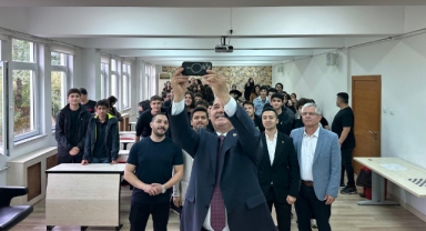 Milletvekili Temür’den Gençlik Söyleşisi: Türkiye Yüzyılı Vizyonu Paylaşıldı