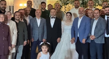 Milletvekili Temür ile Başkan Yılmaz'dan Genç Çifte Tebrik Ziyareti