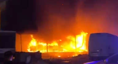 Mobilya fabrikasında korkutan yangın