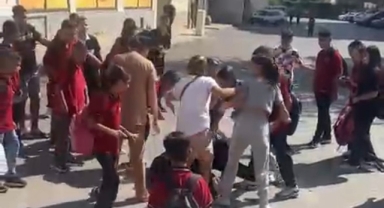 Okul çıkışı zorbalığa uğrayan 12 yaşındaki çocuğa acımasız şiddet