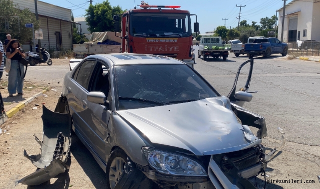 Otomobil trafoya ve otobüs durağına çarptı: 1 yaralı