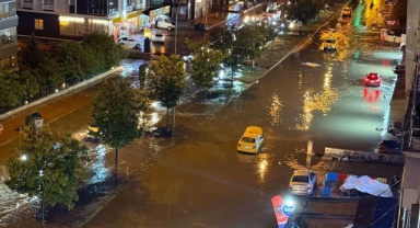 Samsun’da Sağanak Yağış Hayatı Felç Etti