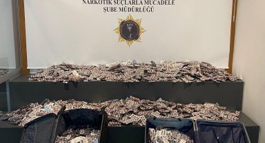Samsun polisi otogardaki valizlerden 55 bin 860 uyuşturucu hap ele geçirdi