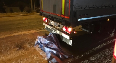 Tırın çarptığı genç hayatını kaybetti