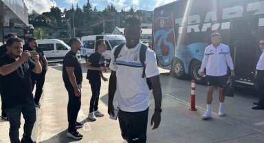 Trabzonspor, Fenerbahçe maçı için İstanbul'a gitti