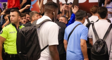 Trabzonspor Kulübü, takımı karşılayan taraftarlar için teşekkür mesajı paylaştı