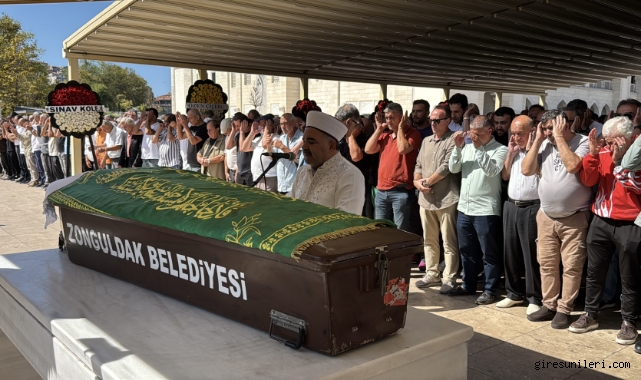 Trafik kazasında ölen çift için Zonguldak'ta cenaze töreni düzenlendi