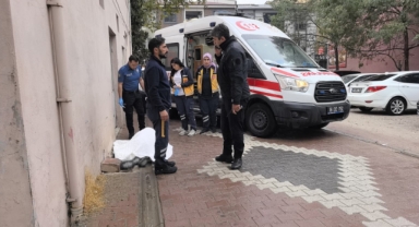 Yaşlı adam sokakta ölü bulundu