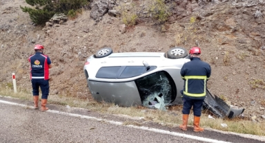 Yoldan çıkan otomobil takla attı: 2 yaralı