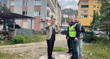 AK Parti Belediyeciliği Fark Yaratıyor: Başkan Özden Sahada 