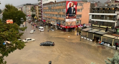 Bulancak'ta Şiddetli Yağış ve Fırtına Hayatı Felç Etti!