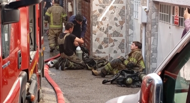 Çatı katında çıkan yangın paniğe neden oldu