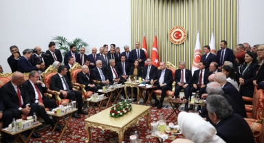 Cumhurbaşkanı Erdoğan, TBMM'de parti lideriyle buluştu