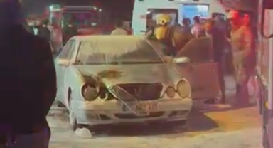 Eşiyle kavga etti, otomobiliyle birlikte kendini ateşe verdi