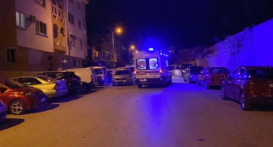 Evlerindeki asma tavan üzerlerine çöktü, deprem oluyor sandılar