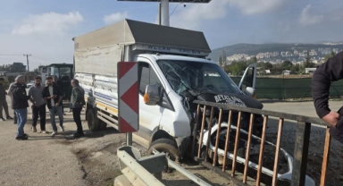 Faciadan Dönüldü! Kamyonet Dereye Uçmaktan Son Anda Kurtuldu