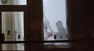 Film gibi operasyon: Evine çağırdığı arkadaşını, kılıçla rehin aldı!