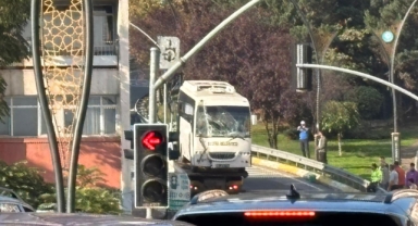 Freni Boşalan Otobüs Sağlık Ocağı Duvarına Çarptı: 7 Kişi Yaralandı