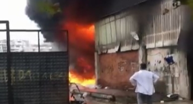 Geri dönüşüm atölyesi ateş topuna döndü