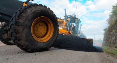 Giresun'da Köy Yollarında Kalite Artıyor: Bulancak’ta Sıcak Asfalt Atağı