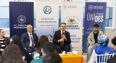 Giresun Üniversitesi’nde Coşkulu Buluşma: Bakan Yardımcısı Eminoğlu Öğrencilerle Bir Arada