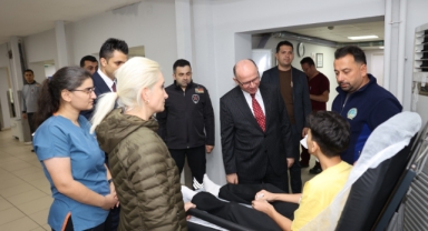 Giresun Valisi Serdengeçti, Törende Rahatsızlanan Öğrenciyi Yalnız Bırakmadı