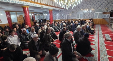 Görele'de Sabah Namazı Buluşmasına Yoğun İlgi: Cemaat Camiye Sığmadı