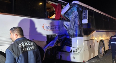 İki otobüsün çarpıştığı kazada 12 kişi yaralandı