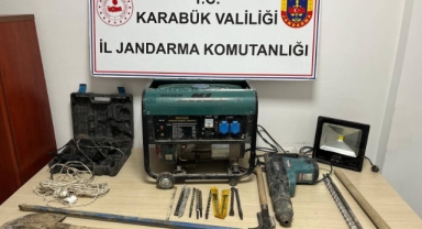 Kaçak kazı yapan 4 kişi suçüstü yakalandı